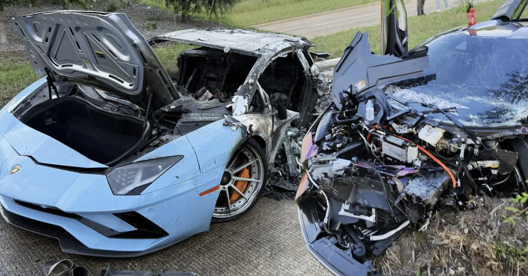 Hai siêu xe Lamborghini đâm nhau, thiệt hại hơn 26 tỷ đồng