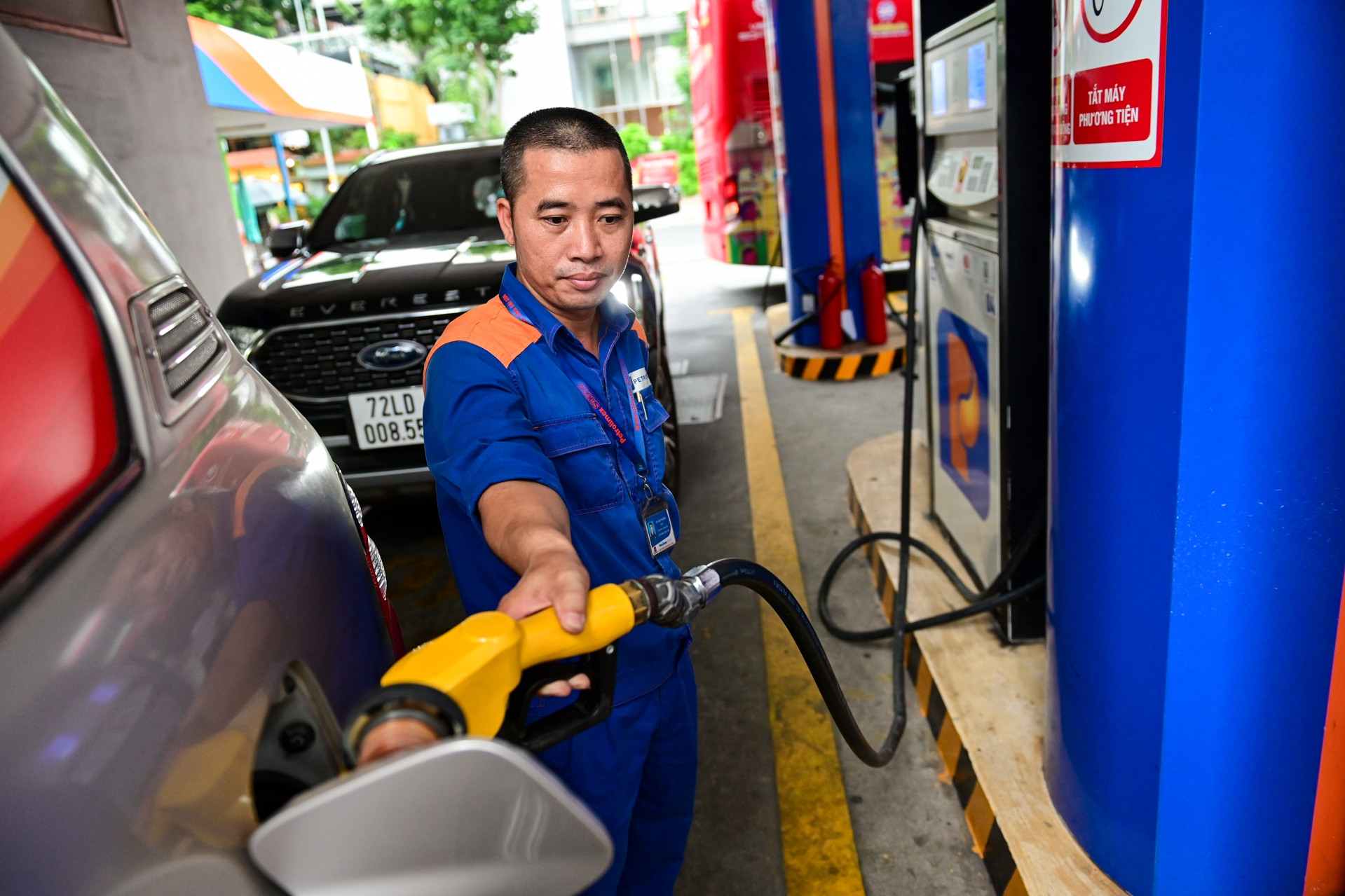 Giá xăng dầu hôm nay 24/5: Dầu thế giới giảm mạnh, trong nước giá bao nhiêu?