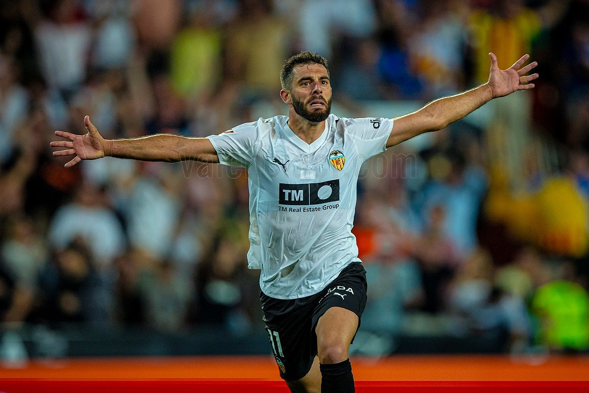 Barca thua ngược Valencia trận chia tay mùa giải