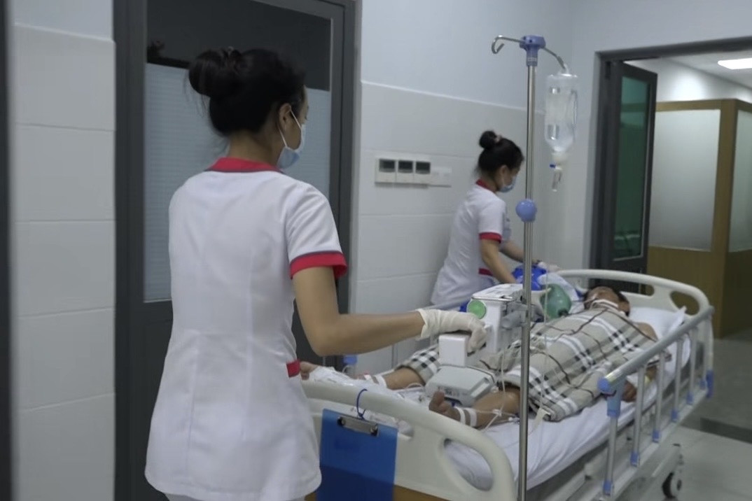 Chồng 3 lần ngừng tim, vợ bật khóc nói lời khẩn thiết với bác sĩ