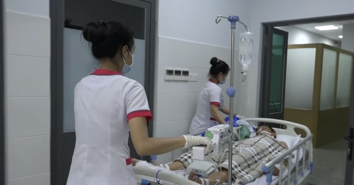 Chồng 3 lần ngừng tim, vợ bật khóc nói lời khẩn thiết với bác sĩ