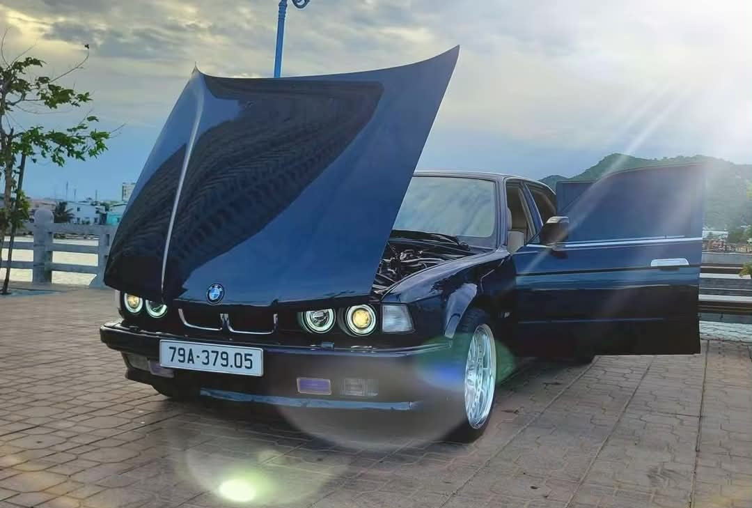 Dân chơi Nha Trang sưu tầm xe sang BMW 750i 1991 cực độc, động cơ V12 hiếm có