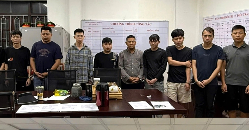 Hơn 32.000 người mắc bẫy nhóm lừa đảo livestream &amp;apos;cắt đá tìm ngọc&amp;apos;