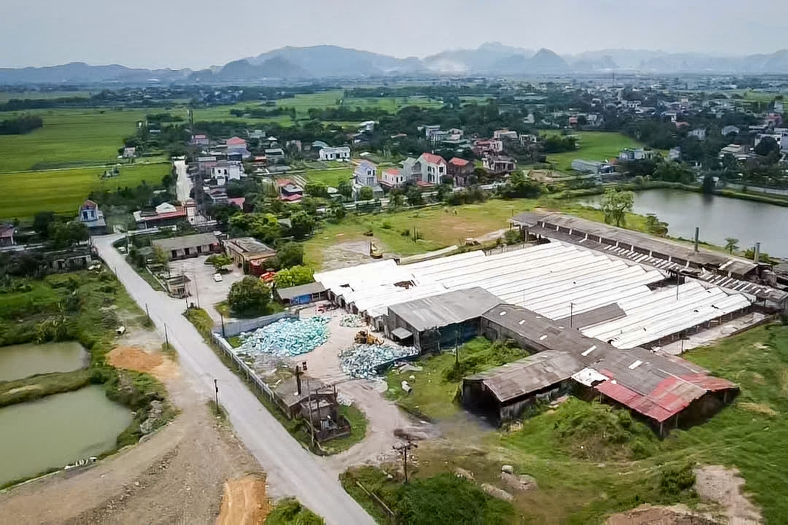 Mùi lạ 'tra tấn' khu dân cư ở Ninh Bình