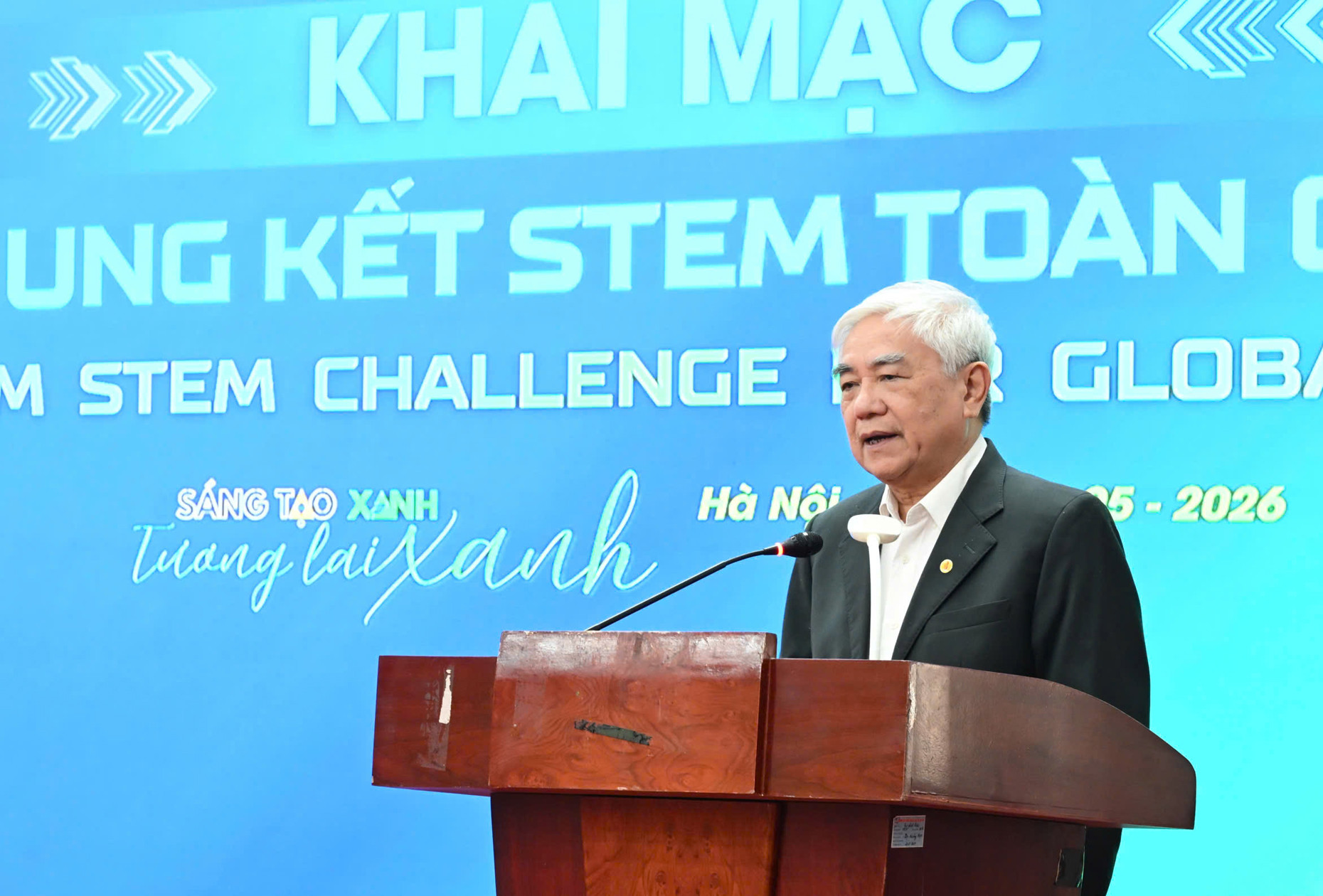 nguyen Quan.jpg
