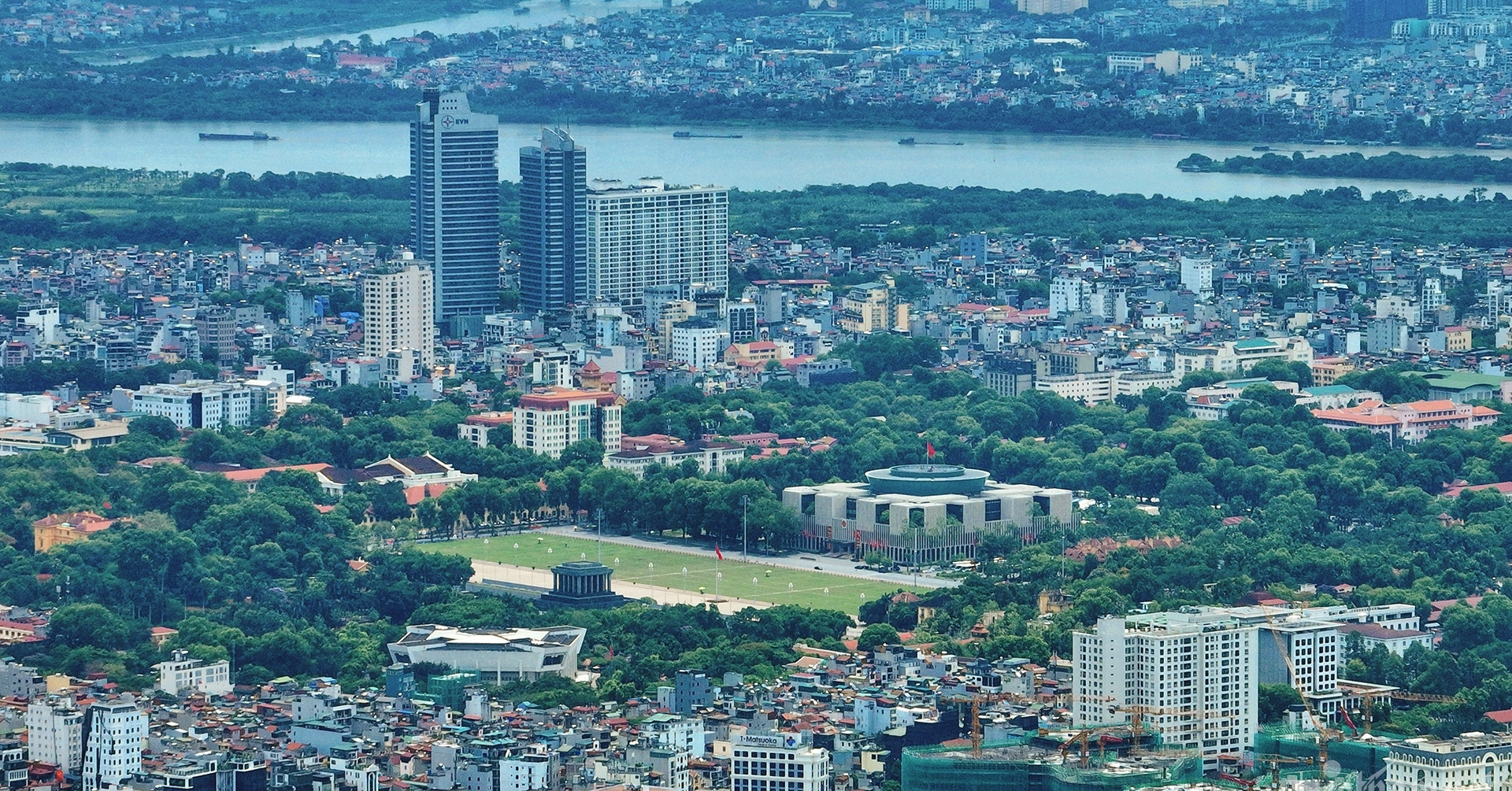 Sắp thu hồi 1ha đất vàng ở Ba Đình; Hà Nội tính tăng tiền đền bù khi thu hồi đất