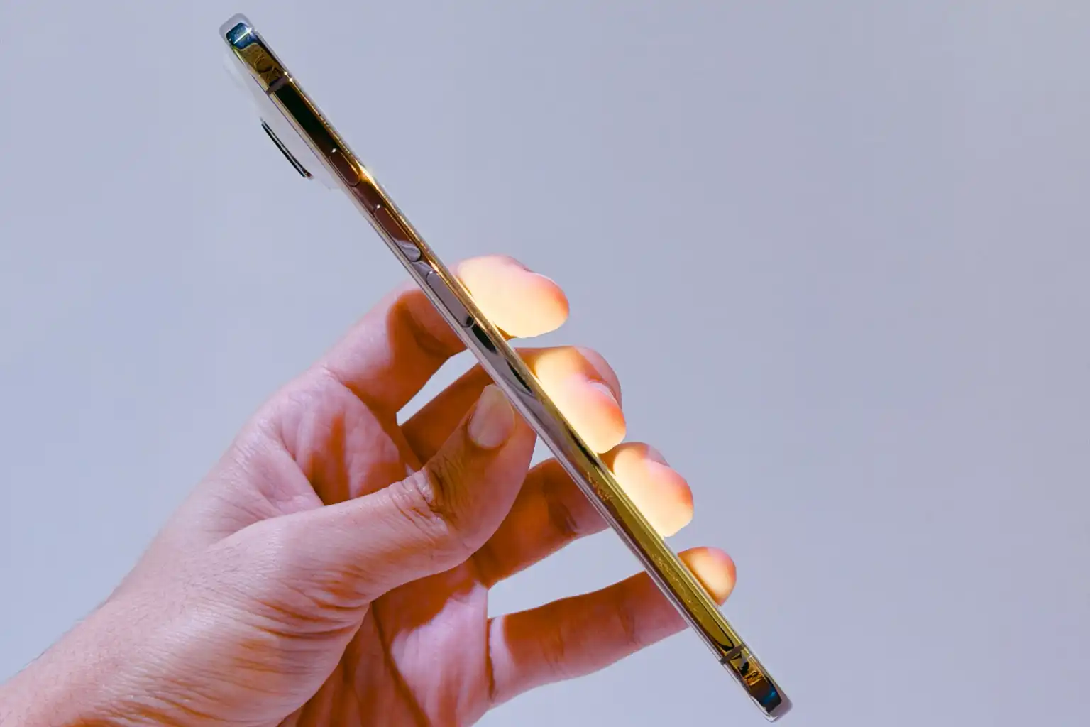 Vì sao chiếc iPhone 'trong mơ' của Apple lại bị người dùng quay lưng?
