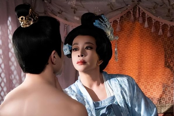 'Võ Tắc Thiên' Lưu Hiểu Khánh gây sốt với phim ngắn đạt 100 triệu view