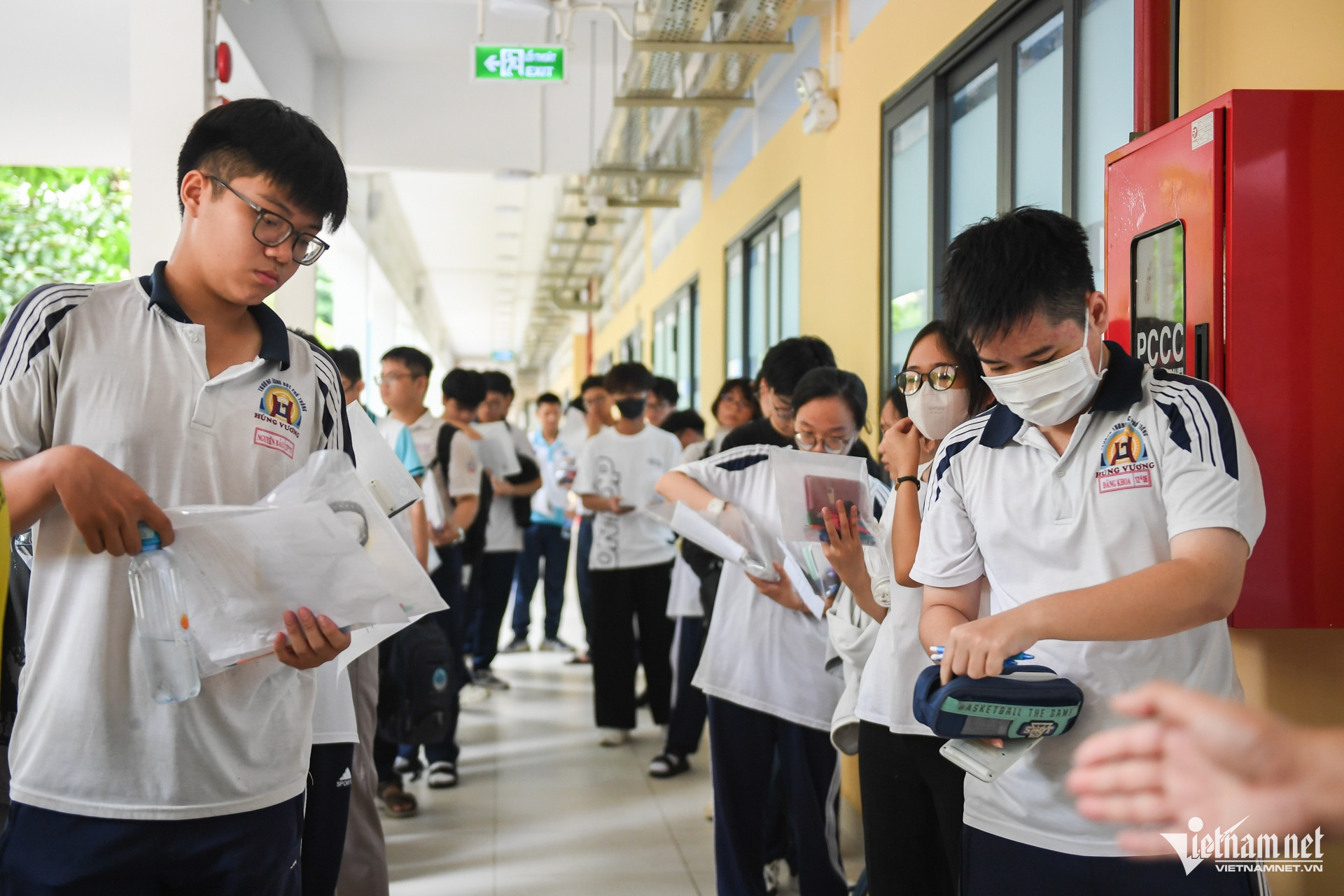 W-thi đánh giá năng lực, học sinh   nguyễn huế 22.jpg