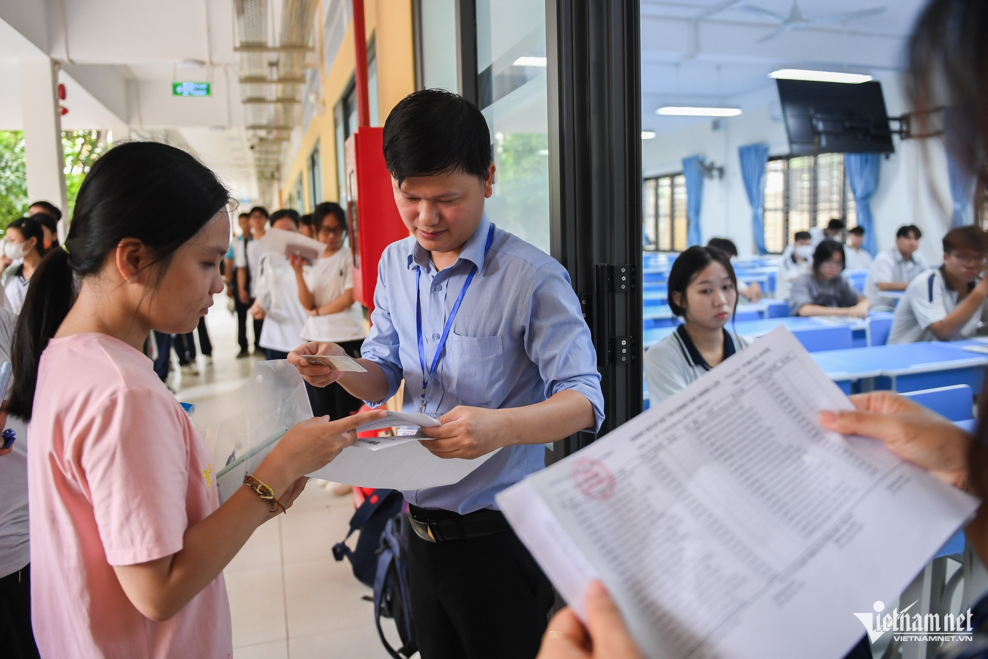 https://static-images.vnncdn.net/vps_images_publish/000001/000003/2026/5/24/w-thi-danh-gia-nang-luc-hoc-sinh-nguyen-hue-23-602.jpg