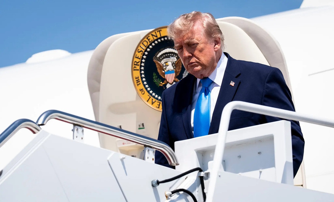 21biz ai trump eo sub lqbp superJumbo.jpg