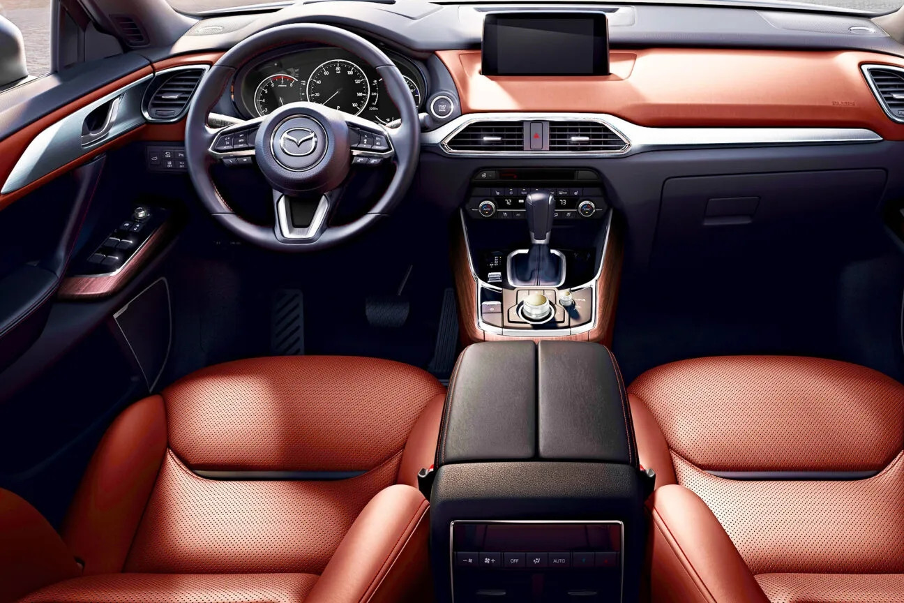 Chủ xe Mazda bị bỏng, cháy xém cả áo khoác vì một tính năng quen thuộc