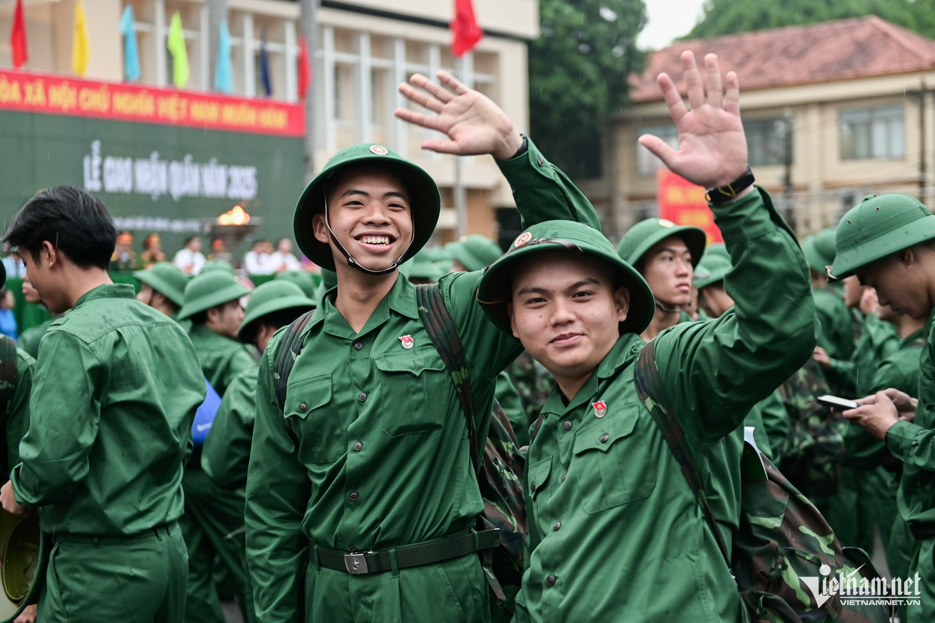Đi bộ đội rồi học đại học có được tính thời gian công tác đóng BHXH?