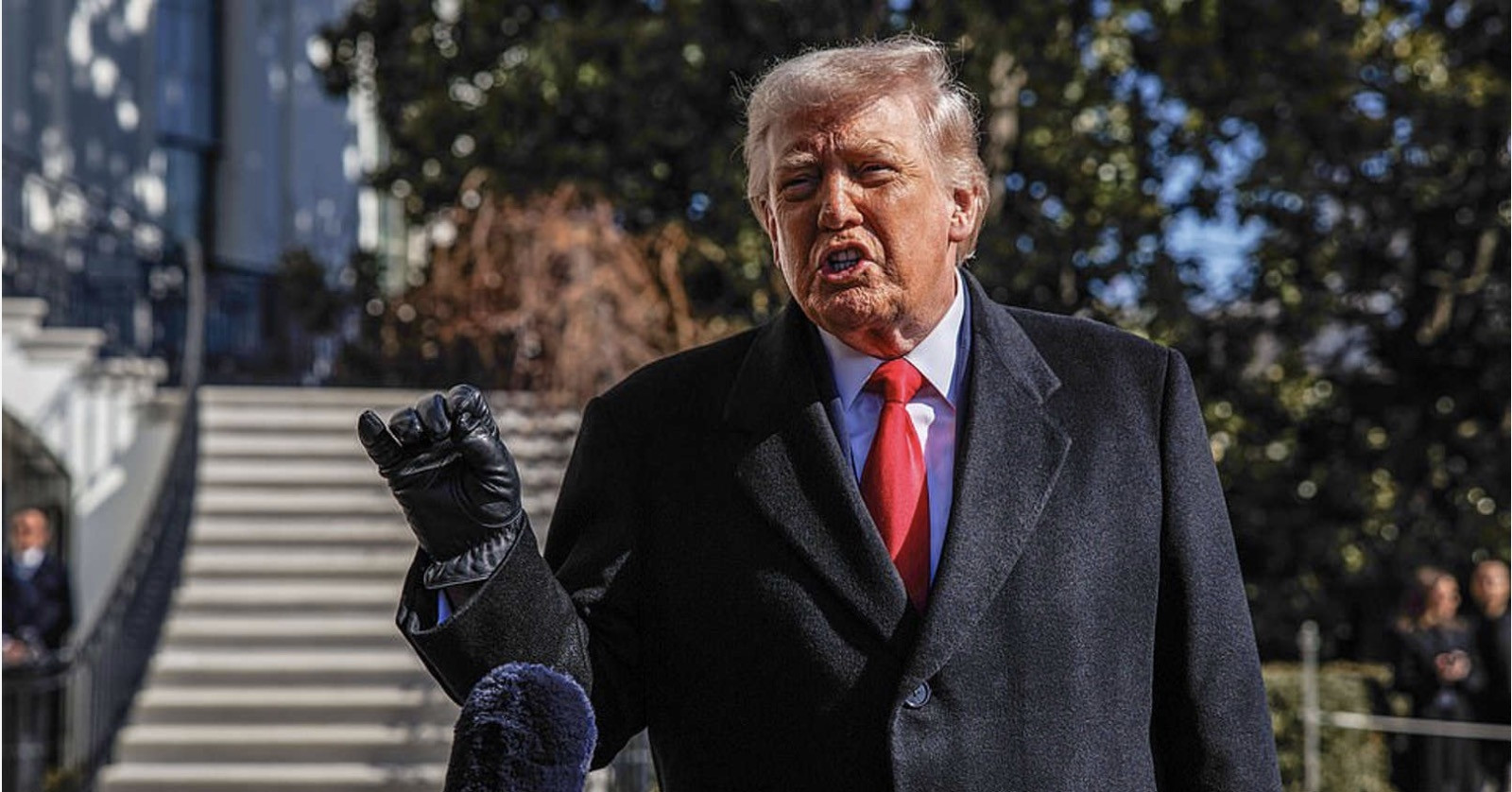 Ông Trump tuyên bố không vội ký thỏa thuận với Iran