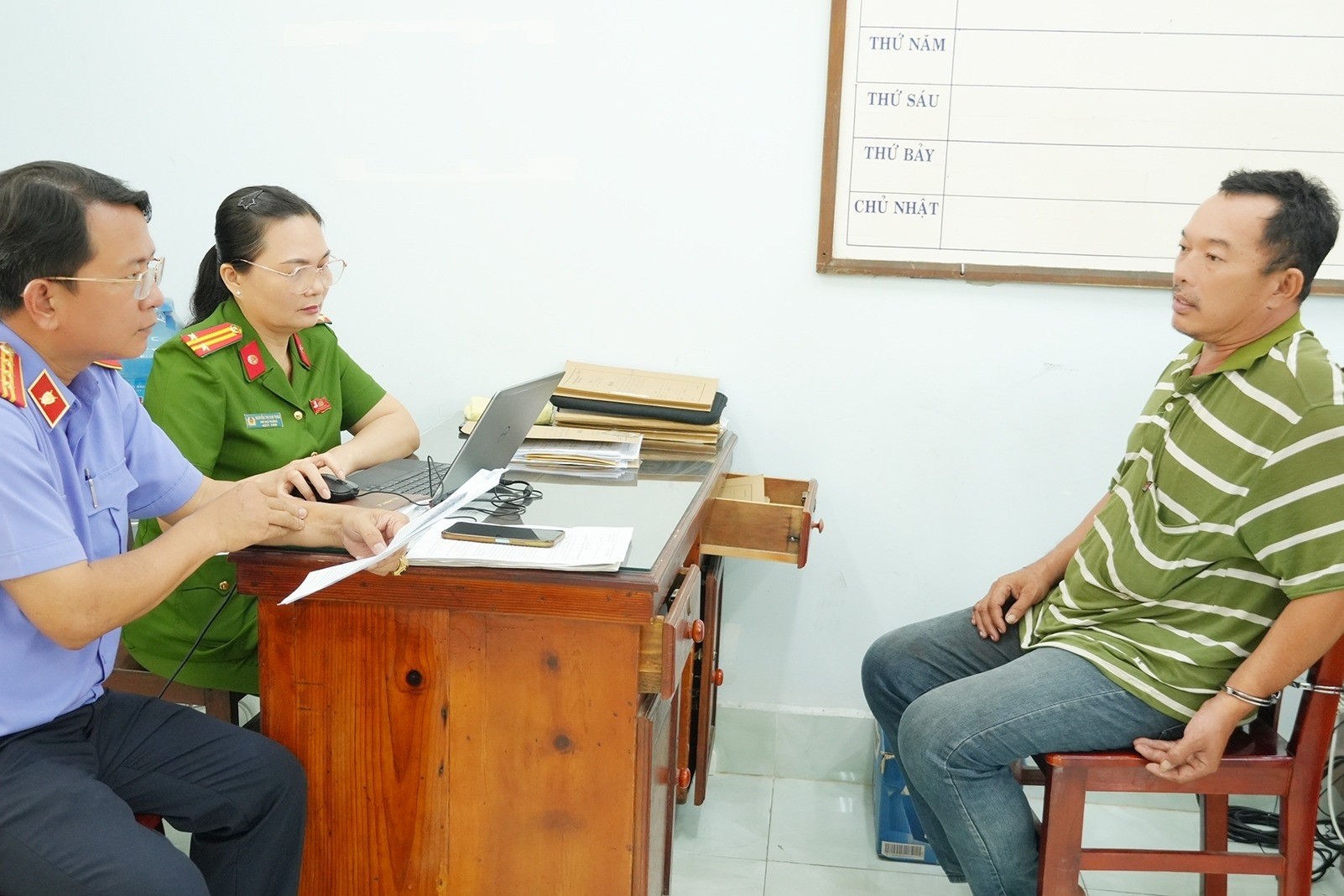 Sang nhà 'nói chuyện', người đàn ông đâm con rể của nữ hàng xóm tử vong