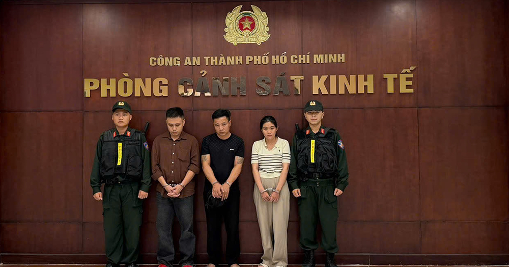 Vụ đột kích quán bar nổi tiếng ở TPHCM: Khởi tố ông chủ sinh năm 1991 và 2 nhân viên