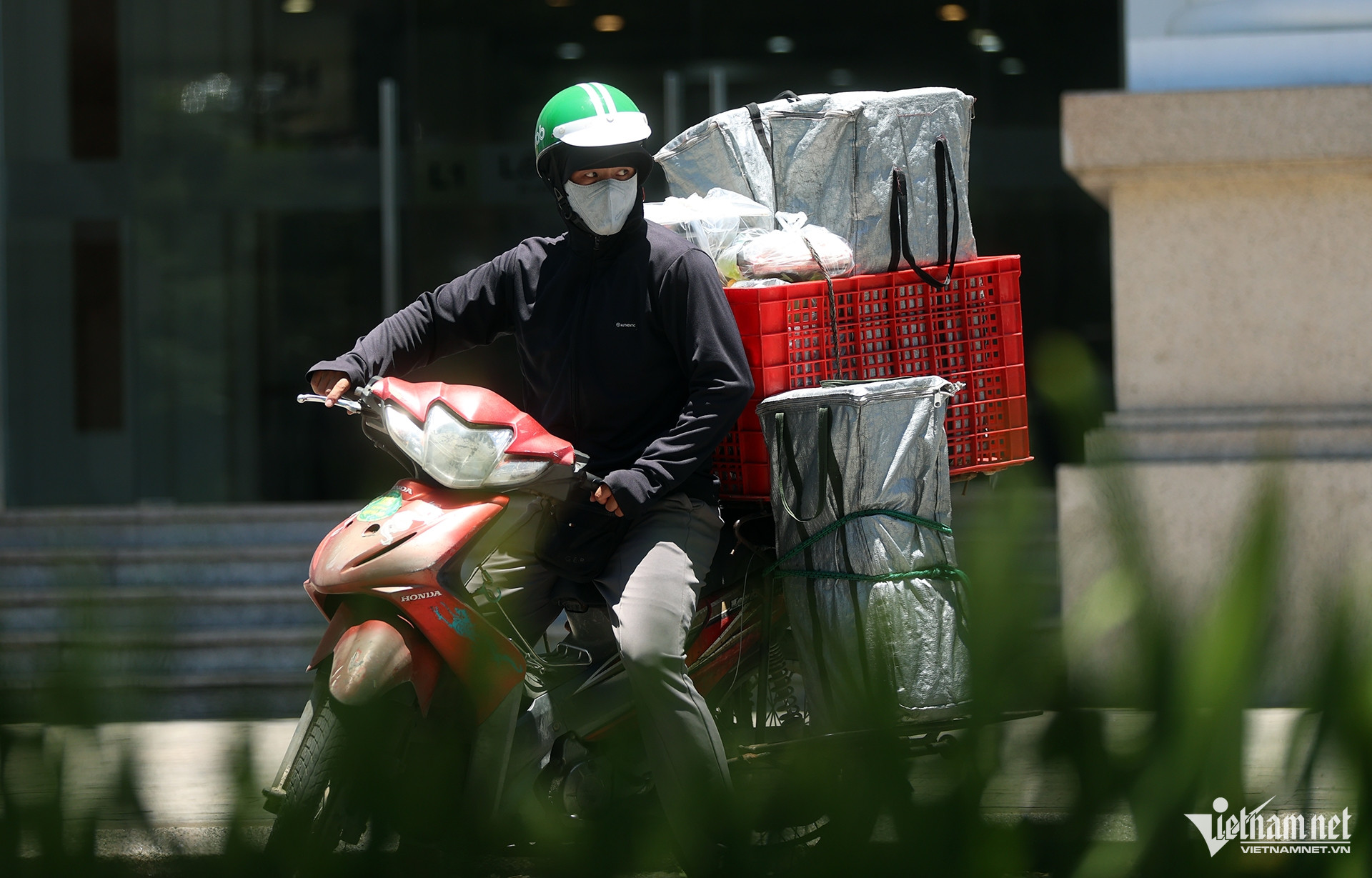 https://static-images.vnncdn.net/vps_images_publish/000001/000003/2026/5/25/w-nang-nong-thoi-tiet-ha-noi-2-2410.jpg