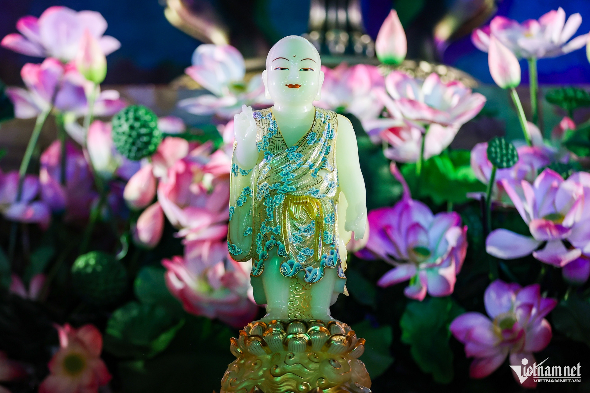 W-phật đản TPHCM   Nguyễn Huế 25.jpg