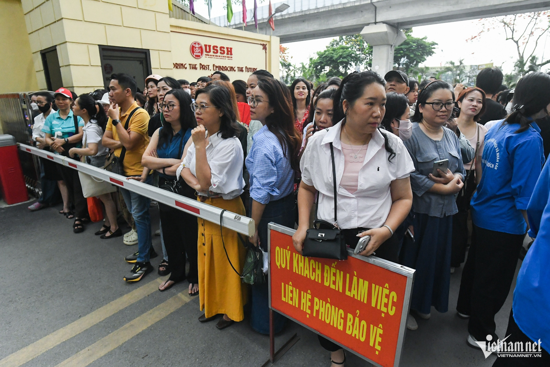 w thi chuyen thi vao 10 5jpg 1168.jpg