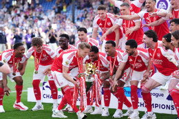 www_thesun_co_uk martin odegaard arsenal lifts premier 1083628280.jpg