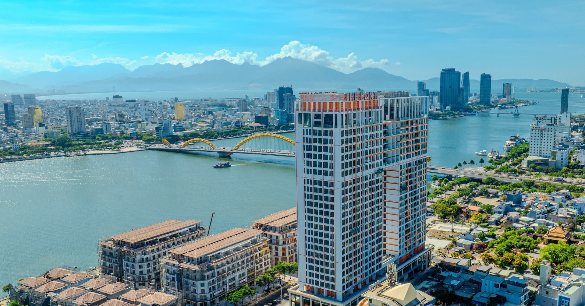 Bàn giao đúng lễ hội pháo hoa, cư dân Sun Ponte Residence đón đặc quyền hiếm có