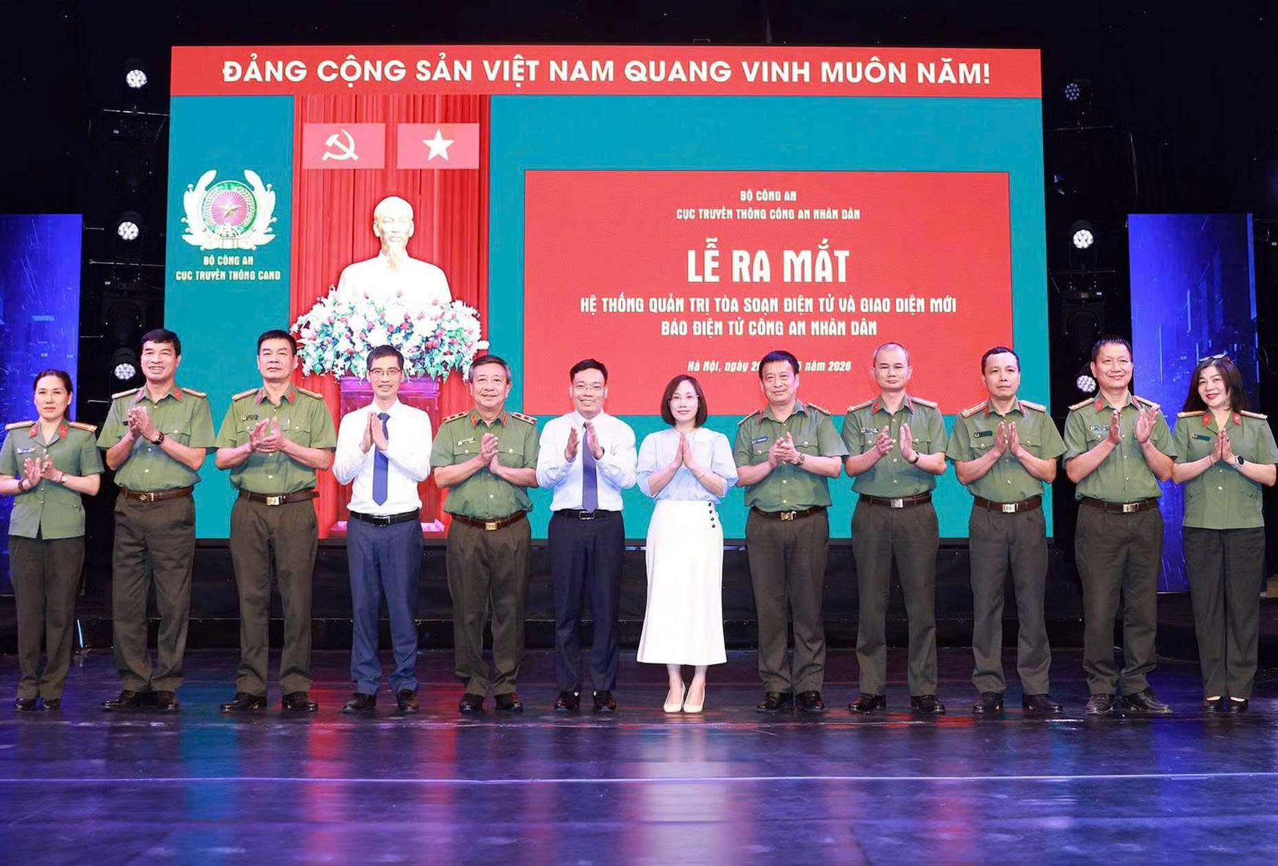 bao cong an.jpg