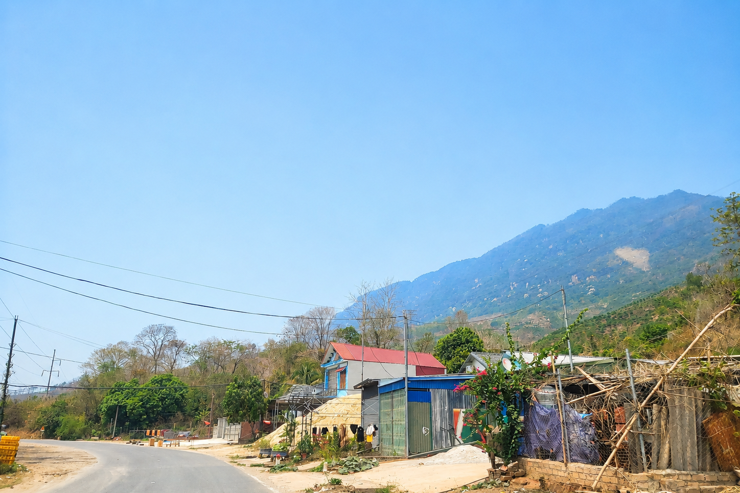 Chuyển động rõ nét từ giảm nghèo thông tin nơi địa đầu Tổ quốc