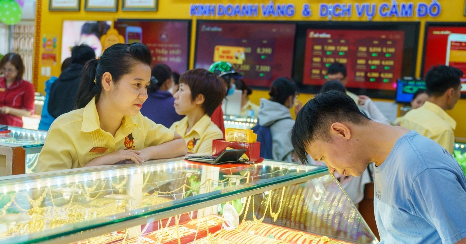 Giá vàng hôm nay 26/5/2026 phi lên mốc 4.600 USD/ounce, trong nước bứt phá