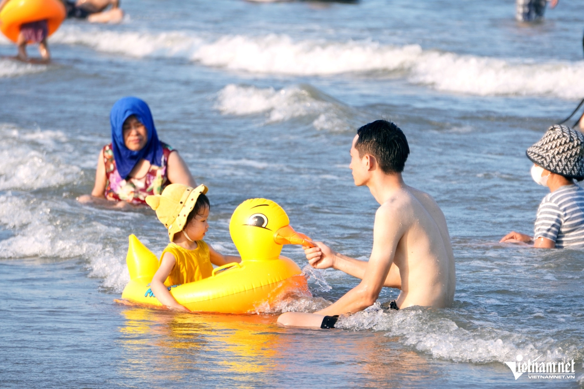 W-a4Biển Sầm Sơn ken đặc.JPG.jpg