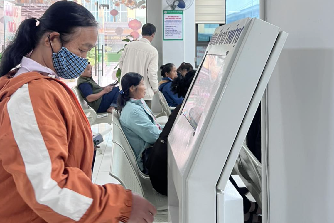 Y tế số về bản - thu hẹp khoảng cách thông tin ở vùng cao Tân Sơn