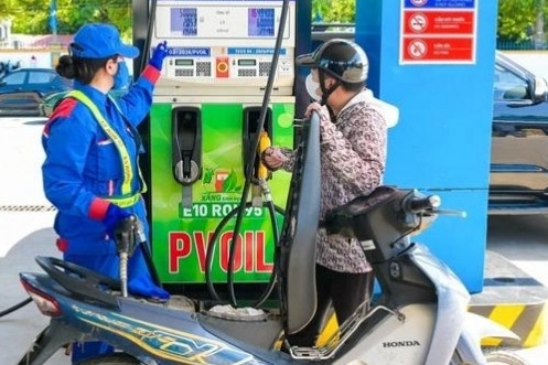Bản tin sáng 27/5: Đổ xăng E10 cho xe máy, nhiều người than nóng máy