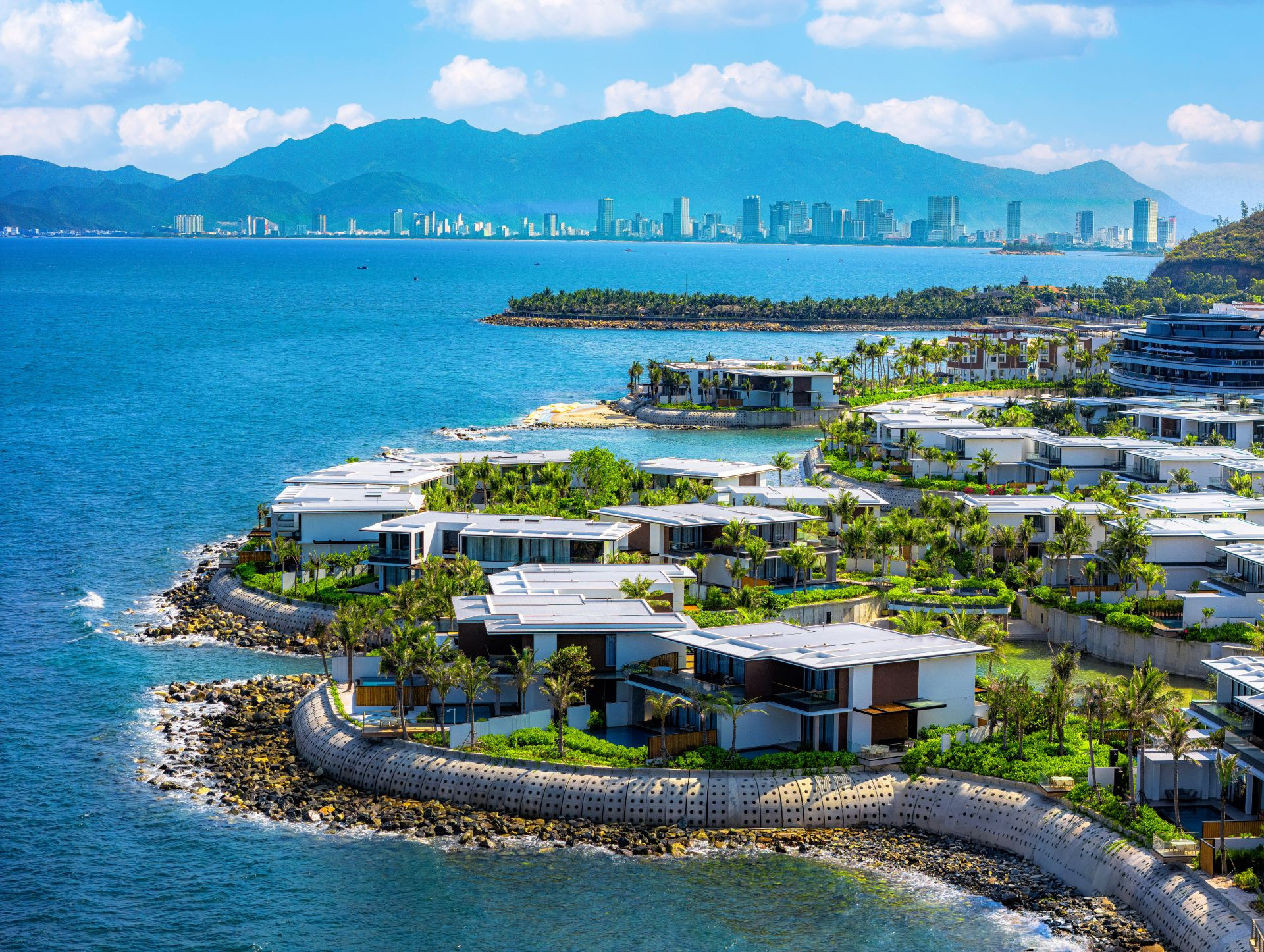 Truyền thông quốc tế khen ngợi Bắc Nha Trang và Vega City