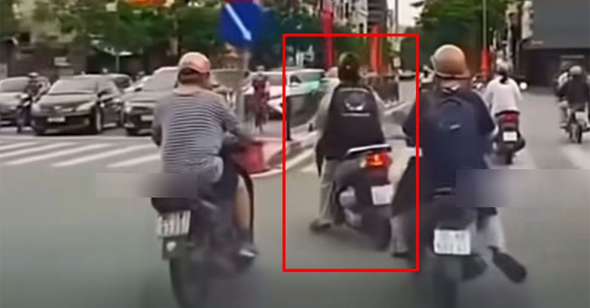 Clip nữ tài xế bất ngờ sang đường kiểu ‘tạt đầu’ ở Hà Nội, xe khác phanh không kịp