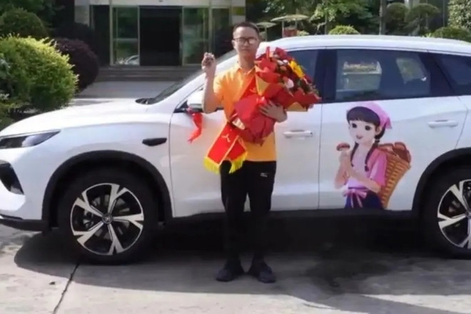 Cứu 3 thiếu niên trong đêm, người đàn ông được thưởng xe hơn nửa tỷ đồng
