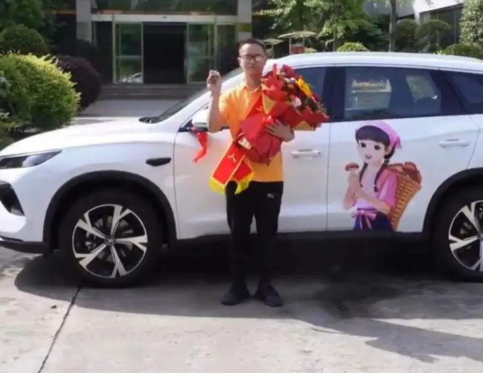 cuu nguoi tang xe anh.jpg