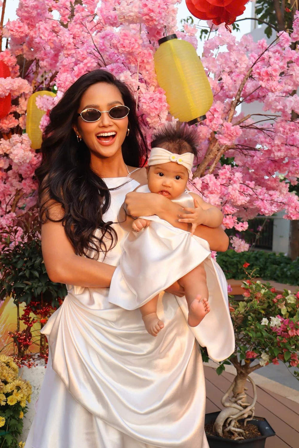 https://static-images.vnncdn.net/vps_images_publish/000001/000003/2026/5/27/hhen-nie-006-77.jpg