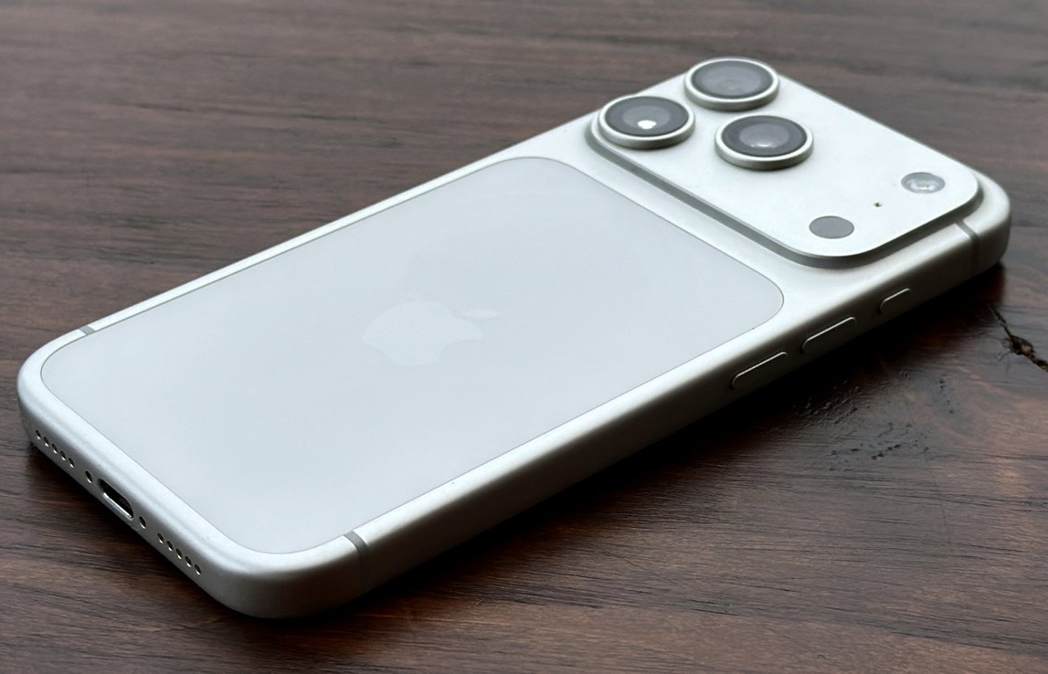  iPhone 18 Pro Max sẽ dùng khung nhôm hay titan? 