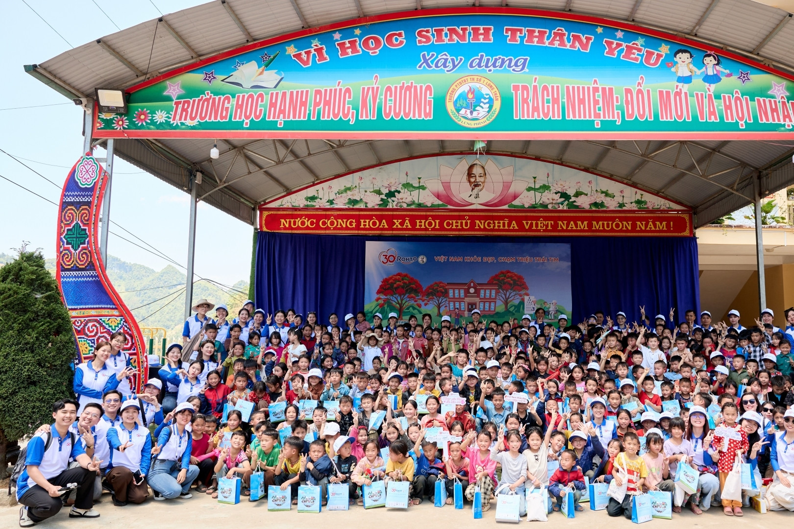 Rohto-Mentholatum Việt Nam triển khai chuỗi hoạt động cộng đồng tại Lào Cai