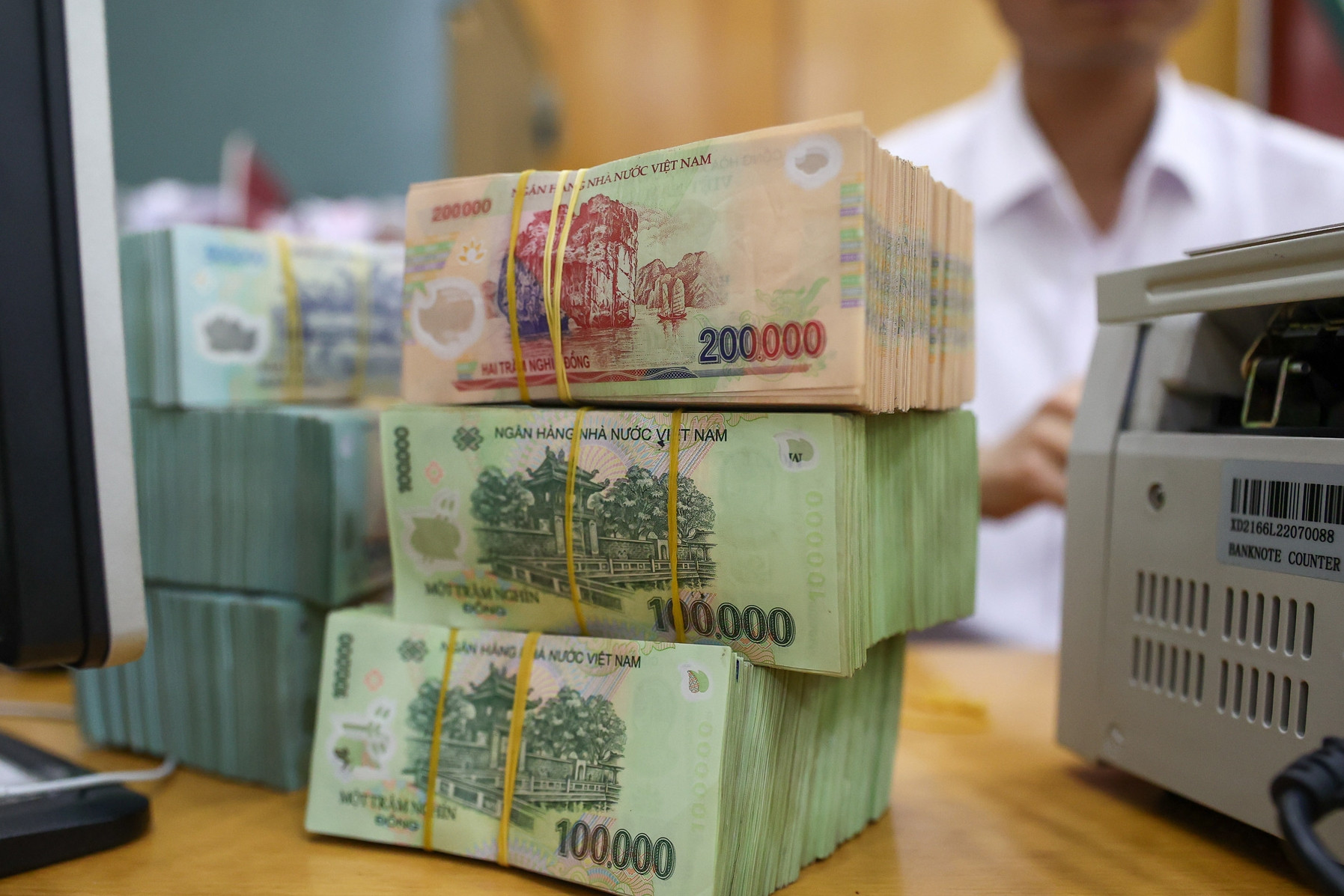 Lãi suất ngân hàng hôm nay 28/5/2026: Hai nhà băng nhập cuộc giảm lãi suất
