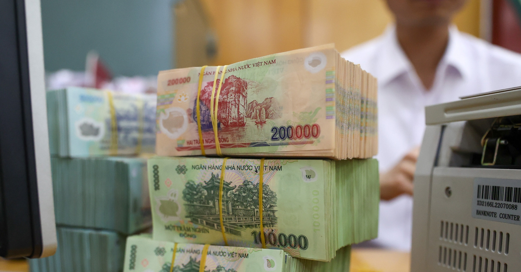 Lãi suất ngân hàng hôm nay 28/5/2026: Hai nhà băng nhập cuộc giảm lãi suất