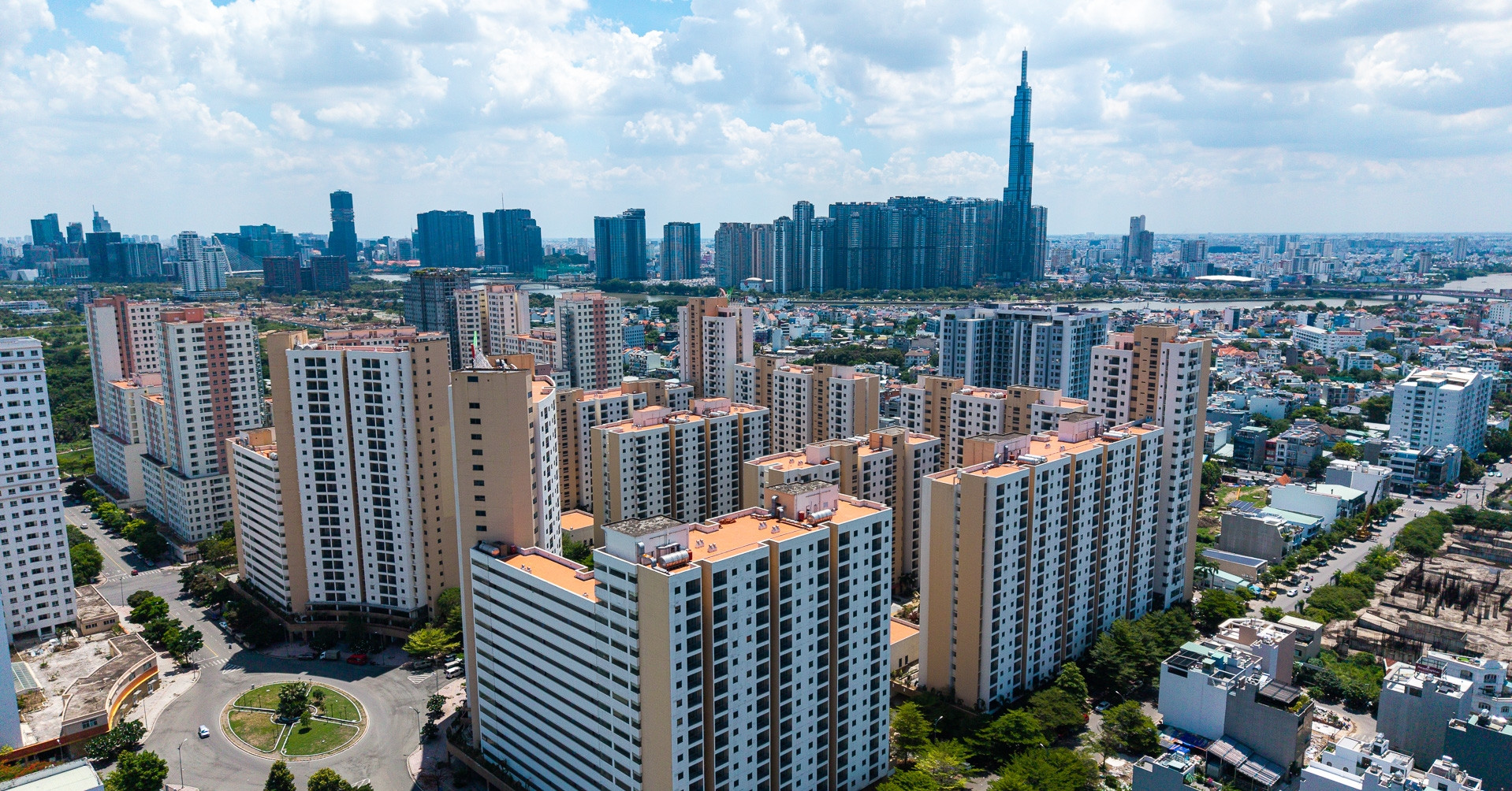 TPHCM lần thứ năm đấu giá gần 3.800 căn hộ tái định cư bỏ hoang