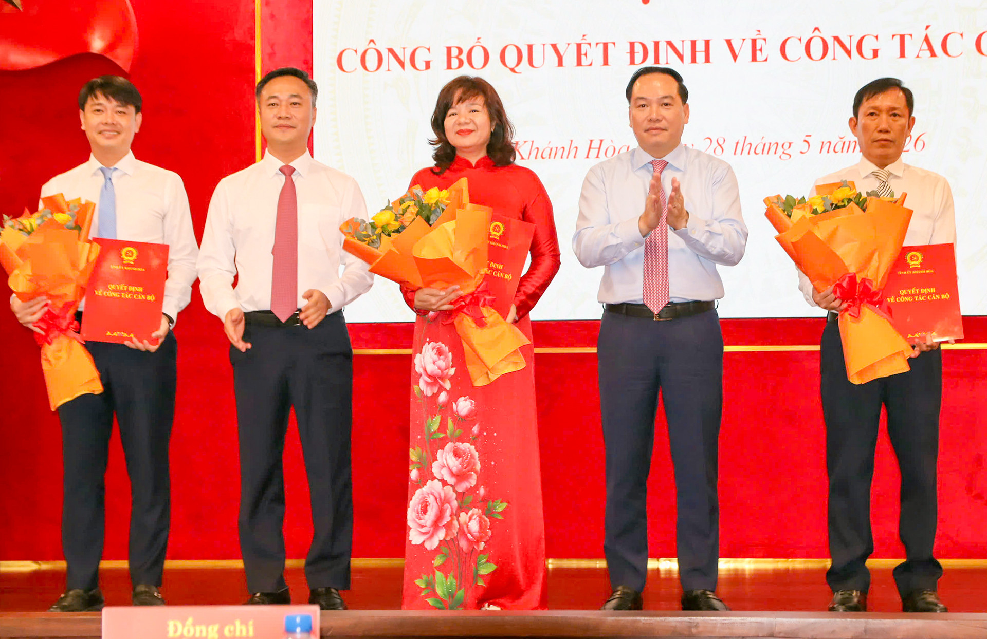 Can bo khanh Hoa 1.jpg