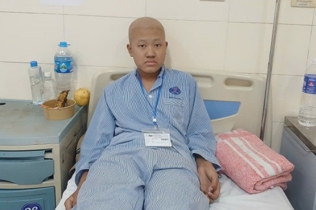 Con trai mắc ung thư, gia đình nghèo ở Thanh Hóa cạn kiệt tiền chữa bệnh