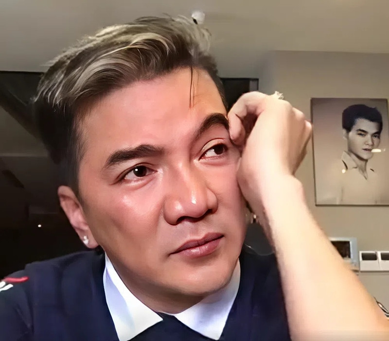 Dam Vinh Hung001.jpg