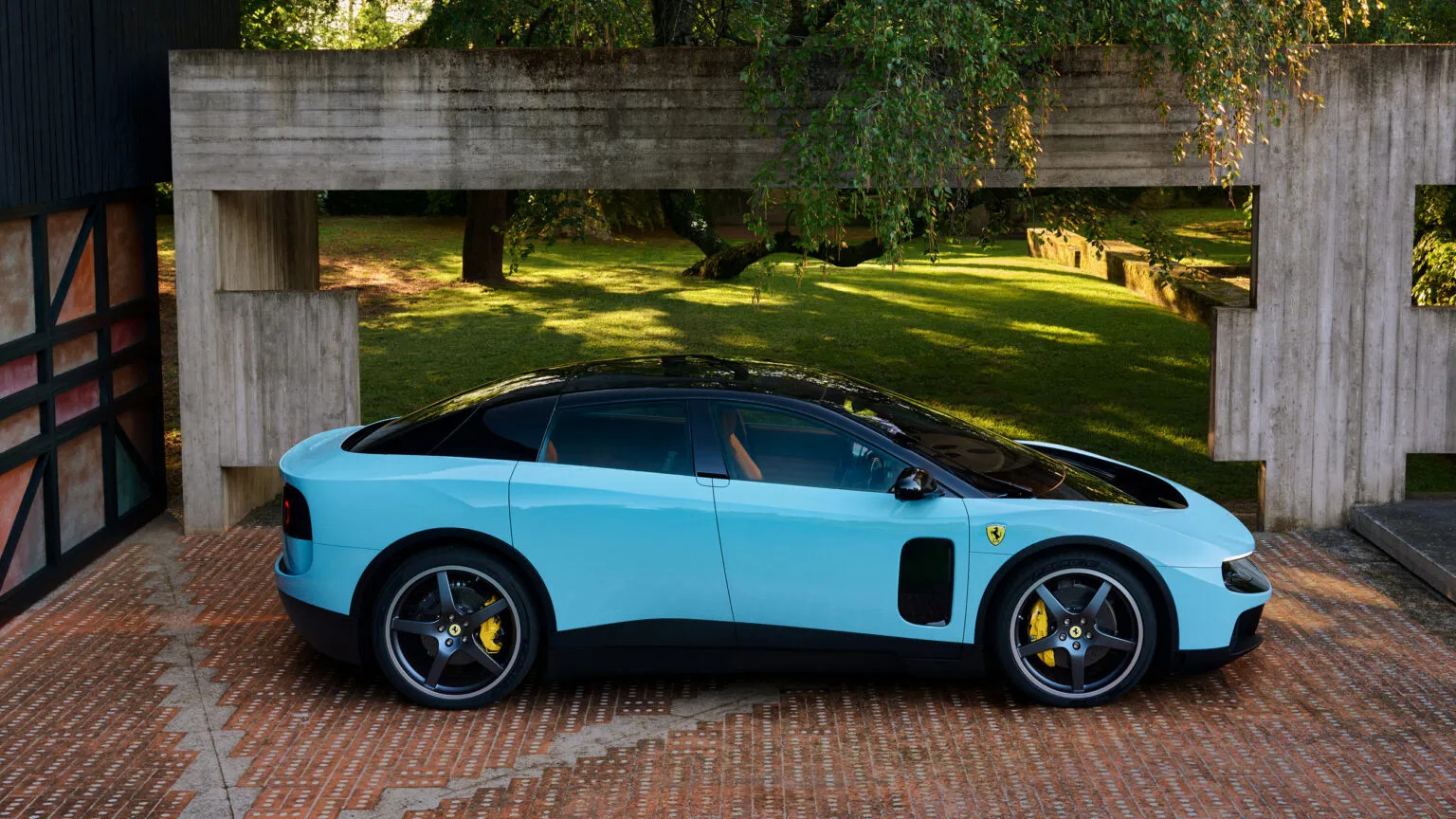 Ferrari Luce 2.webp