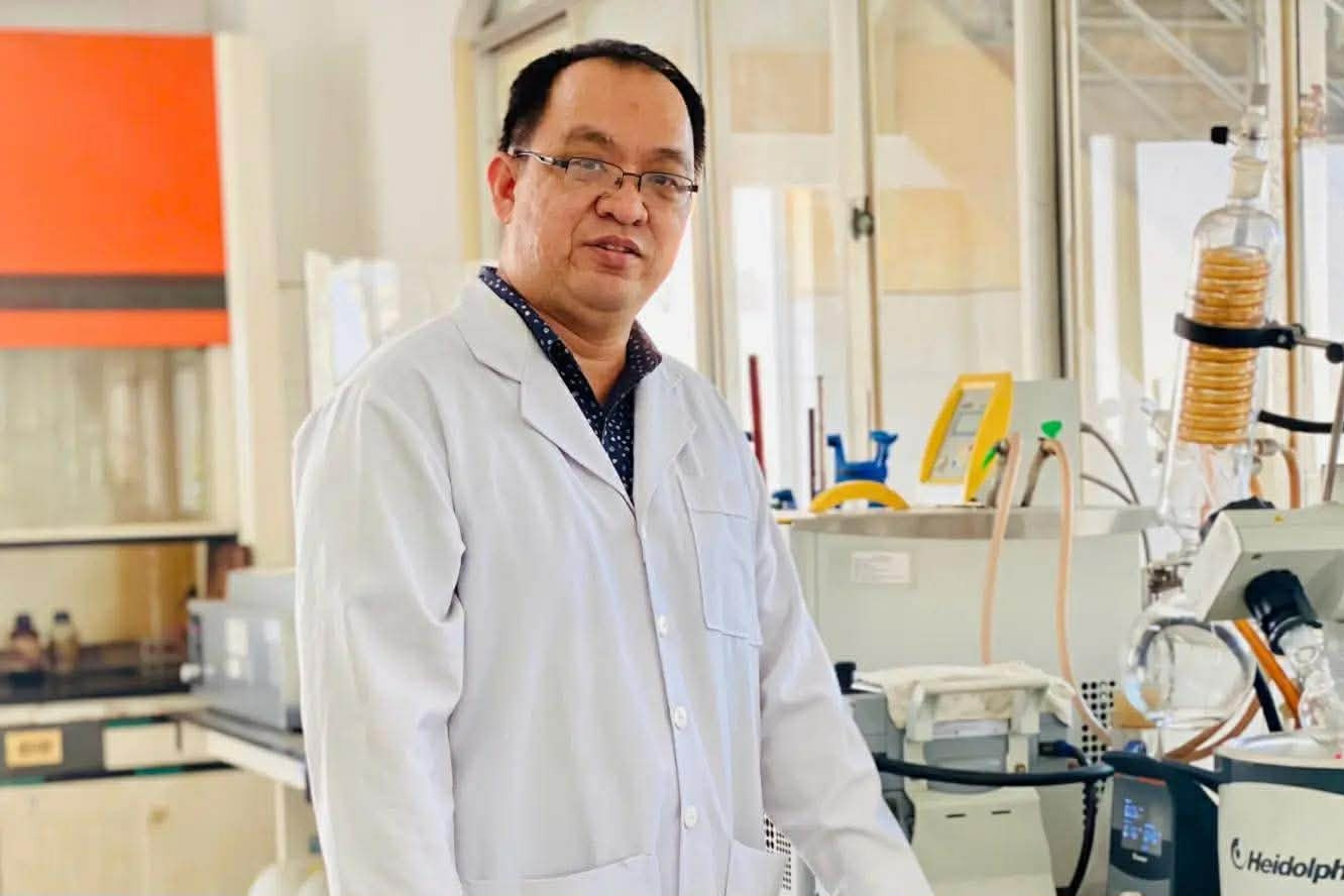 Giáo sư Việt nhận giải biên tập xuất sắc của nhà xuất bản nổi tiếng thế giới