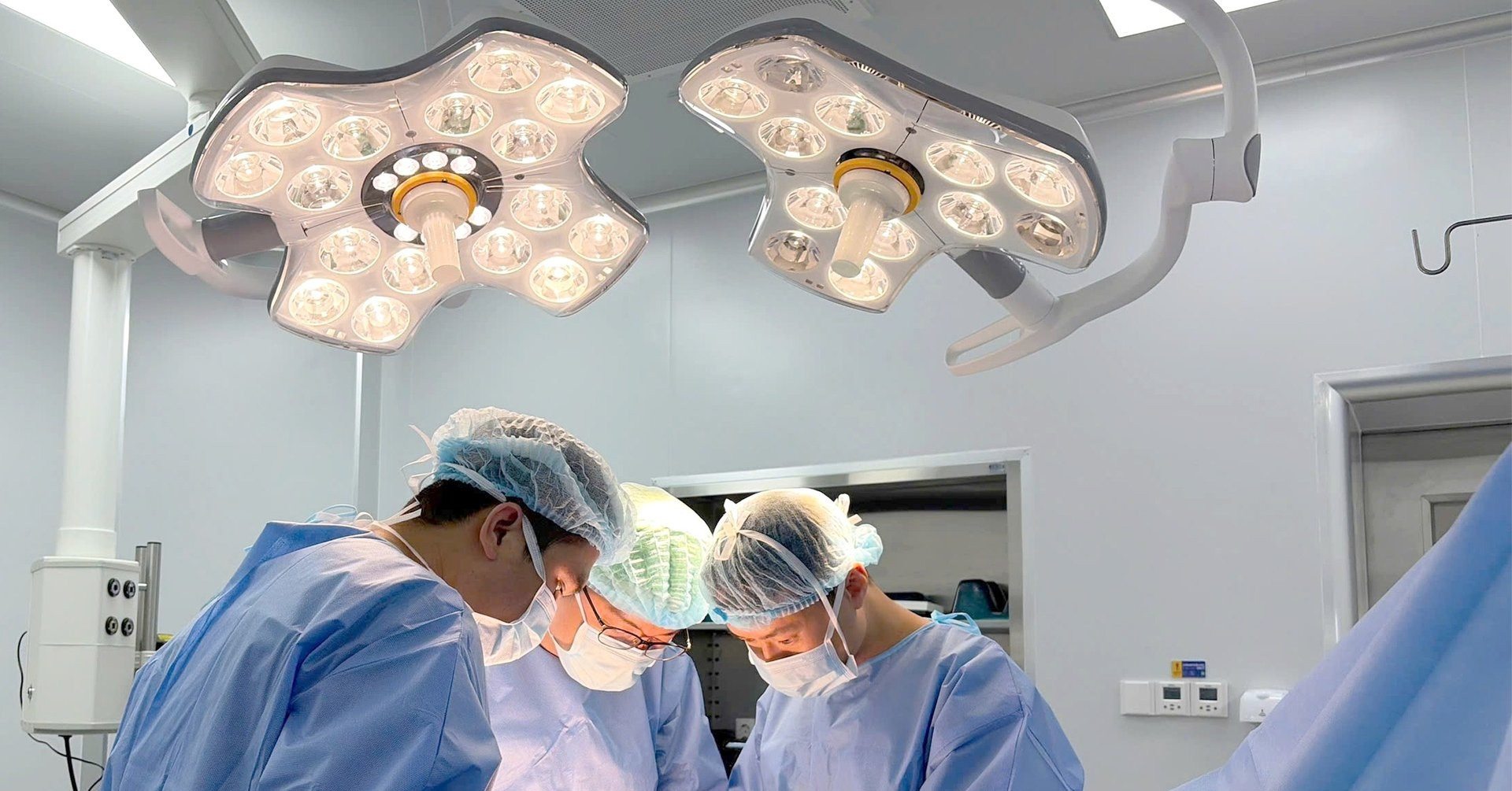 Hồi phục 2cm chân bị lệch cho nữ du khách Nga nhờ công nghệ in 3D