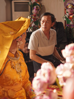 NSƯT HOÀI LINH (ẢNH HÂU TRƯỜNG PHIM).jpg