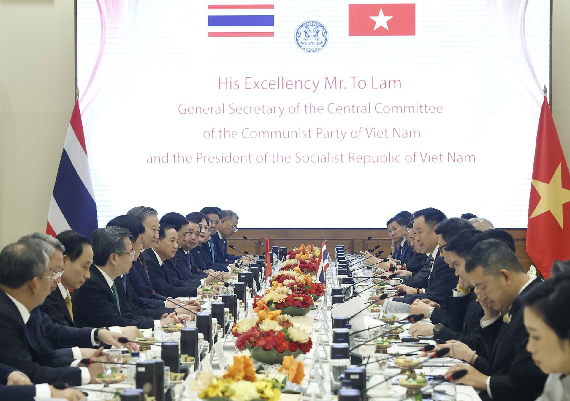 vnapotaltongbithuchutichnuoctolamhoidamvoithutuongthailananutincharnvirakul8789733 17799431749121704149994.jpg