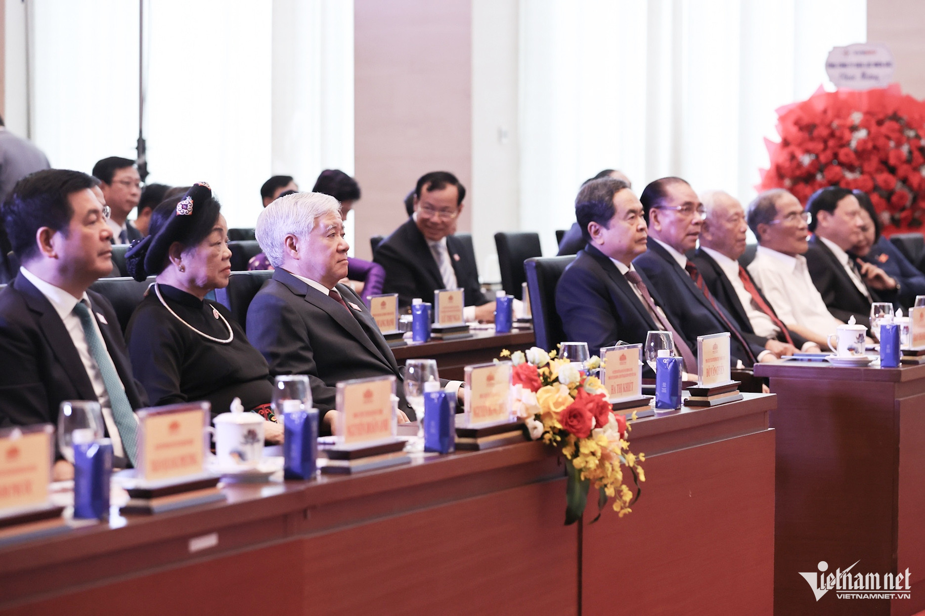 W-Hội đồng dân tộc   2.jpg